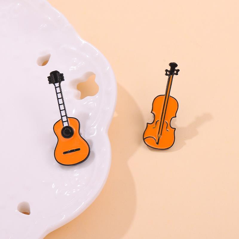 Pins Custom Bass Guitar Brooch - Musical Instrument Symbols recension och pris